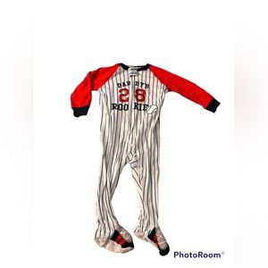 Carter’s Boys Baseball zippered footie pajamas| Size: 18 months